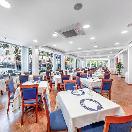 Hotel Zanarini In Centro A Ричоне Екстериор снимка
