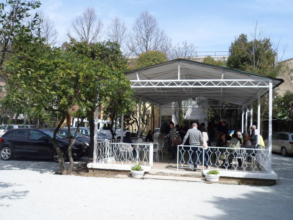 Hotel Zanarini In Centro A Ричоне Екстериор снимка